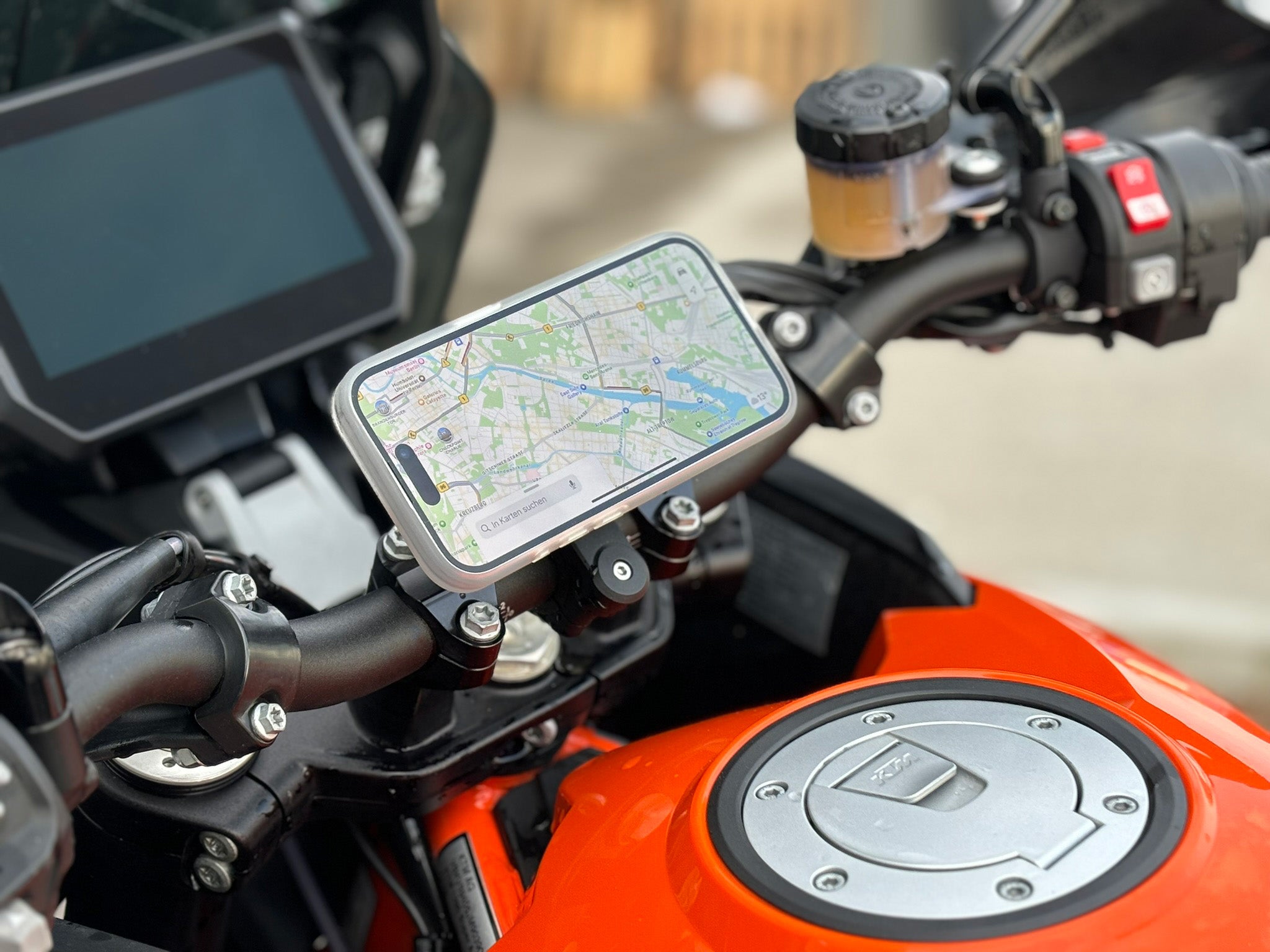 Moto.dokk - Motorrad Handyhalterung mit Induktionsladung und Anti-Vibrationsmodul
